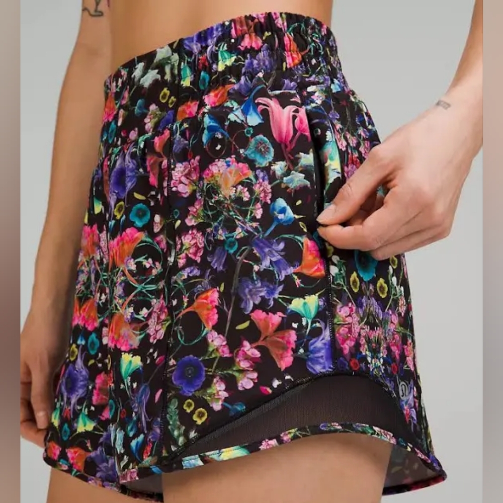 Lululemon HOTTY HOT SHORT Flowerscape NWT